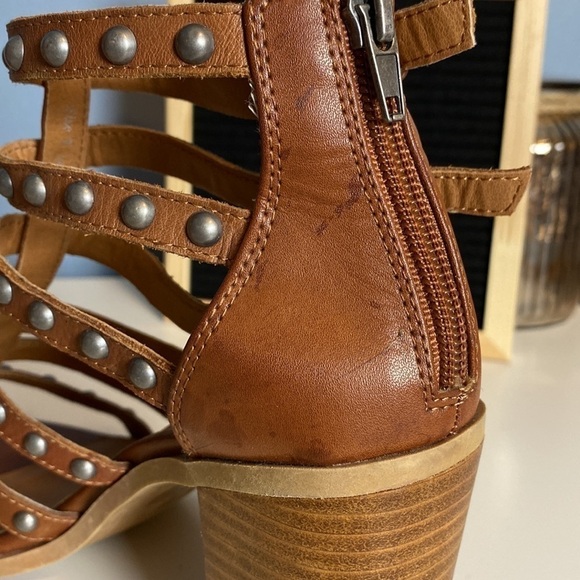 Dolce VITA Leather Gladiator Strappy Studded Chunky Heels - Picture 5 of 7